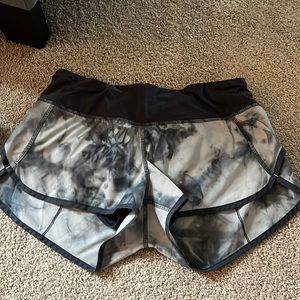 Lulu lemon size 6 speed up shorts